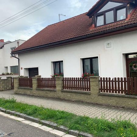 Tolarova Apartmán Pardubice Exterior foto